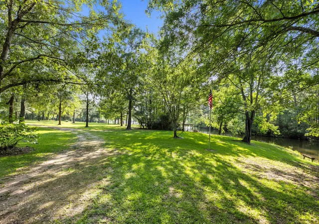 3rd image of 5000 Moody Dr, Montgomery, TX 77316 | MLS# 37232028