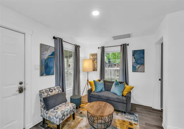 2nd image of 7112 Avenue L, Houston, TX 77011 | MLS# 14475280