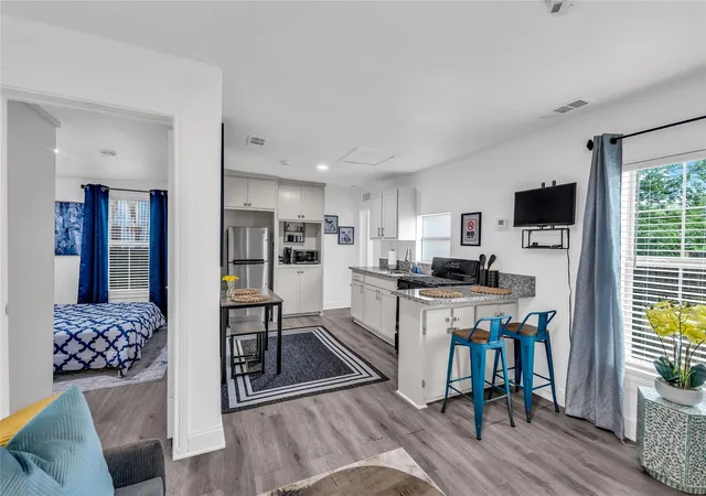 4th image of 7112 Avenue L, Houston, TX 77011 | MLS# 14475280