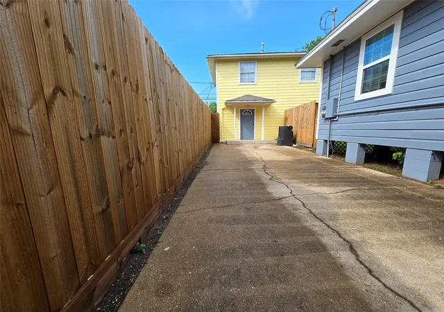 3rd image of 4733 Jefferson St, Houston, TX 77023 | MLS# 77384663