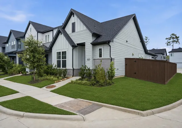 Photo 3 of Sale Pending at 11735 Cibolo Cyn Rd, Humble, TX 77346 | MLS# 95256129 | Listing updated on 2026-07-24