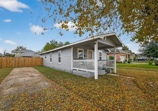 2nd image of 8023 Fountain St, Houston, TX 77051 | MLS# 70424129