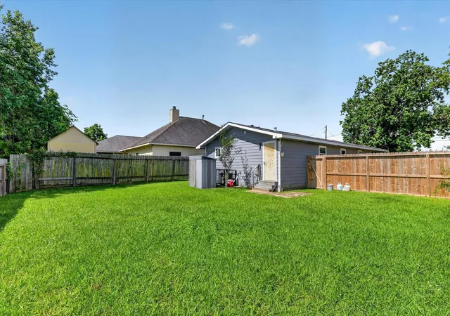 32nd image of 8023 Fountain St, Houston, TX 77051 | MLS# 70424129