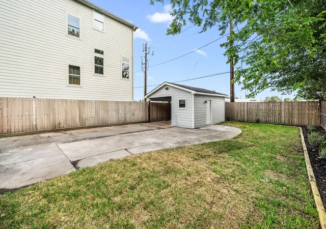 32nd image of 803 E 29th St, Houston, TX 77009 | MLS# 88926001