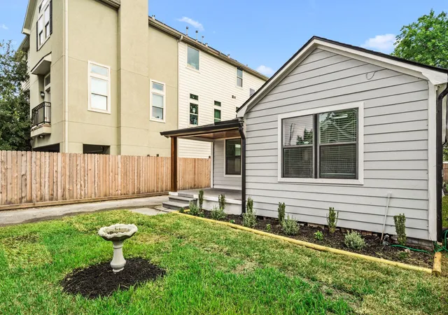 Homes for sale in Houston, TX | 803 E 29Th St, Houston, TX 77009 | MLS# 88926001