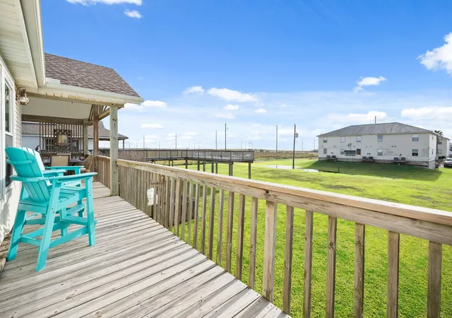 Homes for sale in Jamaica Beach, TX | 16507 Captain Kidd Rd, Jamaica Beach, TX 77554 | MLS# 72390814