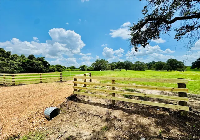 1st image of 427 Knezek Rd N, Flatonia, TX 78941 | MLS# 4446700