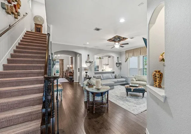 3rd image of 2813 Shadow Woods Ct, Houston, TX 77043 | MLS# 36879748