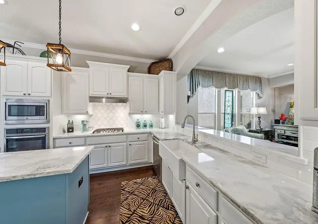5th image of 2813 Shadow Woods Ct, Houston, TX 77043 | MLS# 36879748