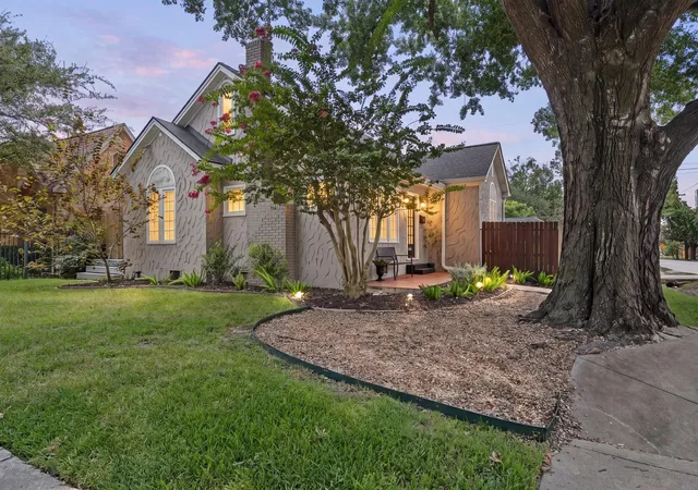 2nd image of 714 Ridge St, Houston, TX 77009 | MLS# 94881342