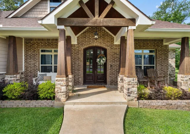 4th image of 636 W Lake Dr, Livingston, TX 77351 | MLS# 4301479