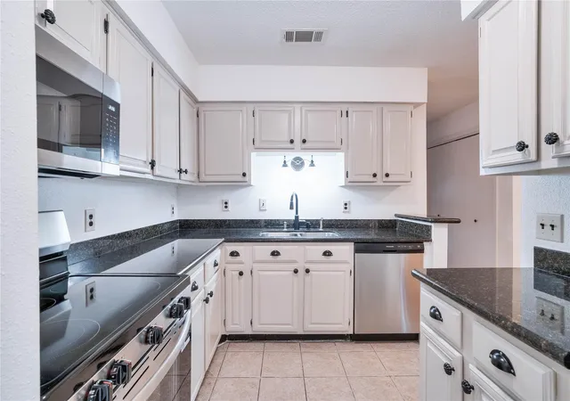 Photo 3 of Townhouse for sale at 17814 Kings Park Ln, Houston, TX 77058 | MLS# 17500428 | Listing updated on 2026-08-19
