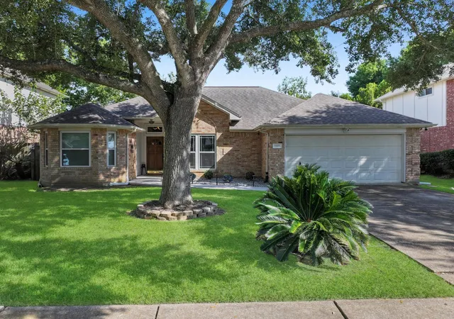 Photo 1 of Sale Pending at 11401 30th Ave N, Texas City, TX 77591 | MLS# 84020436 | Listing updated on 2026-09-18