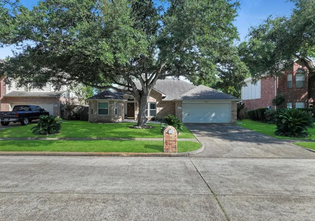 Photo 3 of Sale Pending at 11401 30th Ave N, Texas City, TX 77591 | MLS# 84020436 | Listing updated on 2026-09-18