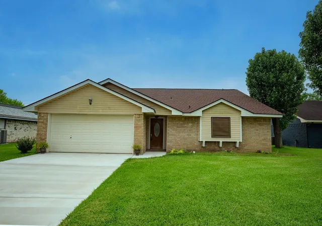 Photo 1 of Single family home for sale at 103 Sunflower St, Lake Jackson, TX 77566 | MLS# 12549098 | Listing updated on 2026-07-25