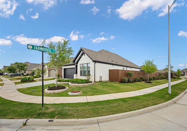 Photo 2 of Single family home for sale at 10306 Hay Meadow Dr, Iowa Colony, TX 77583 | MLS# 80807701 | Listing updated on 2026-08-22