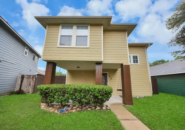 2nd image of 3514 Glowing Horizon Rd, Pasadena, TX 77503 | MLS# 49393850