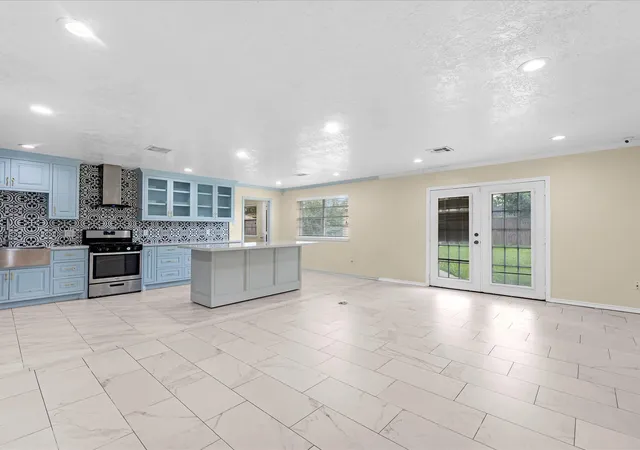 Photo 3 of Single family home for sale at 13931 Roundstone Ln, Houston, TX 77015 | MLS# 47605791 | Listing updated on 2026-09-22