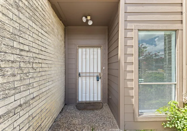3rd image of 11280 Braes Forest Dr #105, Houston, TX 77071 | MLS# 39702137