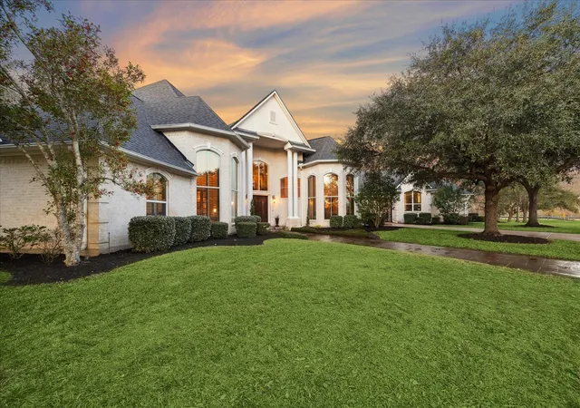 Photo 2 of Single family home for sale at 7843 Lakebrook Dr, Missouri City, TX 77459 | MLS# 61351390 | Listing updated on 2026-09-01