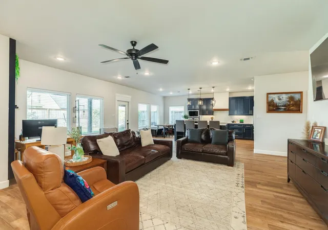 Photo 2 of Single family home for sale at 2 Greystone Ct, Angleton, TX 77515 | MLS# 64267080 | Listing updated on 2026-09-21