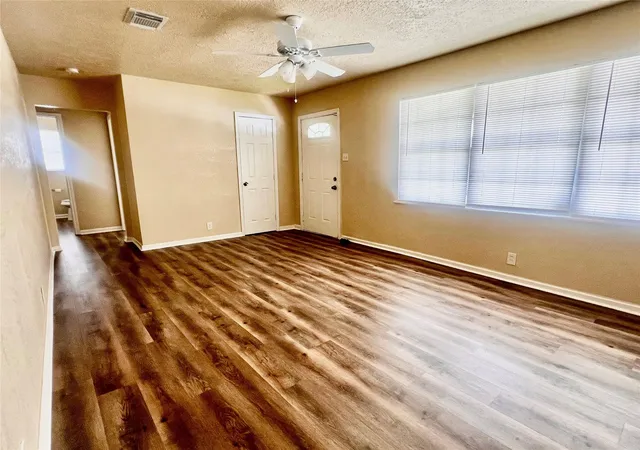 Photo 4 of Single family home for sale at 631 Roper St, Houston, TX 77034 | MLS# 8794917 | Listing updated on 2026-09-11