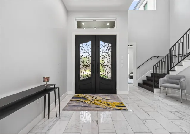 Photo 3 of Single family home for sale at 14002 Woodthorpe Ln, Houston, TX 77079 | MLS# 38528453 | Listing updated on 2026-09-21
