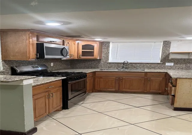 3rd image of 12307 Ryewater Dr, Houston, TX 77089 | MLS# 4103152