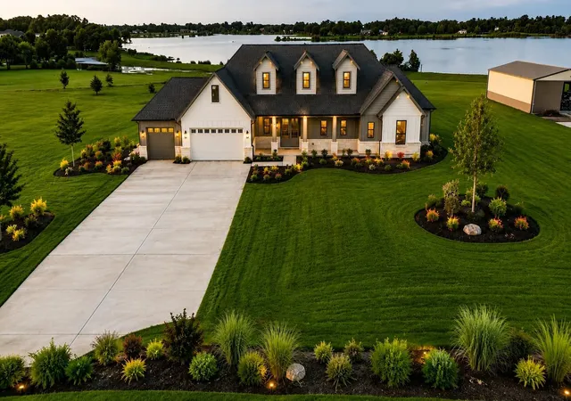 1st image of 912 Wagon Wheel Trl, Angleton, TX 77515 | MLS# 54572204