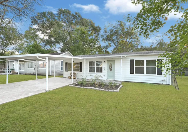 Photo 2 of Single family home for sale at 10609 Murr Way, Houston, TX 77048 | MLS# 67715714 | Listing updated on 2026-05-07