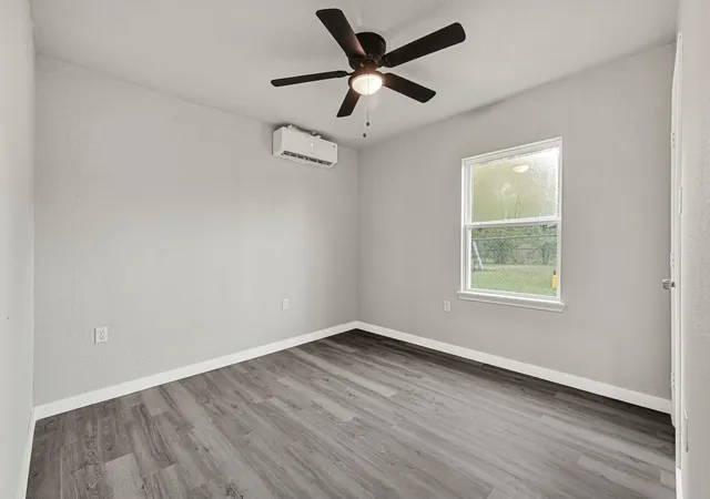 Photo 4 of Single family home for sale at 10609 Murr Way, Houston, TX 77048 | MLS# 67715714 | Listing updated on 2026-05-07