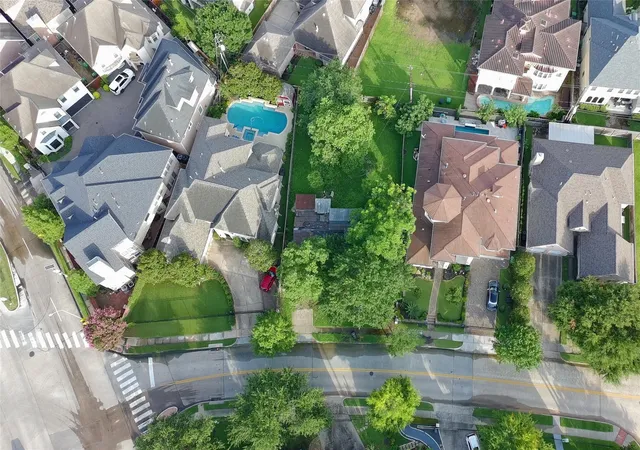 Photo 1 of Land for sale at 3105 Mcculloch Cir, Houston, TX 77056 | MLS# 10732533 | Listing updated on 2026-09-02