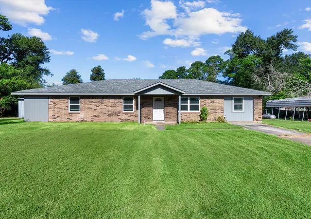 Photo 1 of Sale Pending at 53 Parker Creek Rd, Huntsville, TX 77320 | MLS# 31882491 | Listing updated on 2026-10-07
