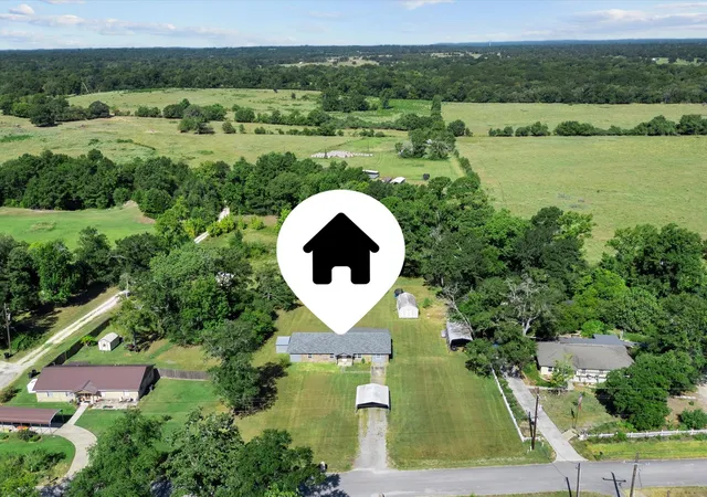 Photo 3 of Sale Pending at 53 Parker Creek Rd, Huntsville, TX 77320 | MLS# 31882491 | Listing updated on 2026-10-07