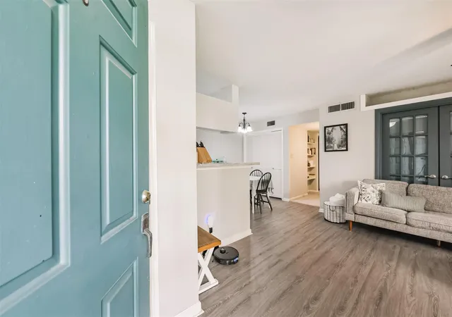 2nd image of 2121 Hepburn St #612, Houston, TX 77054 | MLS# 24680413