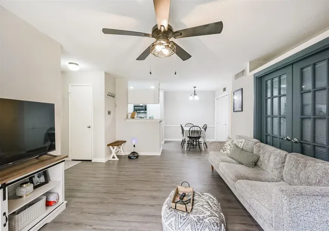 4th image of 2121 Hepburn St #612, Houston, TX 77054 | MLS# 24680413
