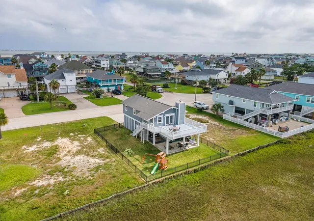 40th image of 944 Tiki Dr, Galveston, TX 77554 | MLS# 71950019