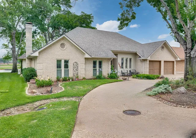 Homes for sale in Bullard, TX | 112 Marina Dr, Bullard, TX 75757 | MLS# 83537446