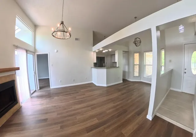 Photo 3 of Sale Pending at 1002 Glen Valley Dr, Humble, TX 77338 | MLS# 15441033 | Listing updated on 2026-09-10