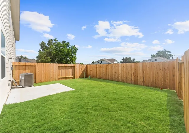 5th image of 1367 Mixander Wy S, La Porte, TX 77571 | MLS# 92278048