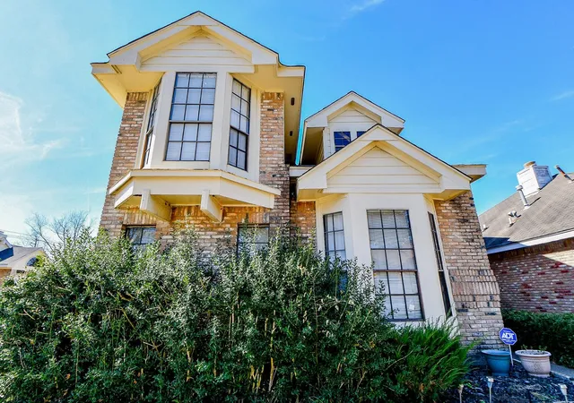 Photo 2 of Single family home for sale at 8628 Beechcrest St, Houston, TX 77083 | MLS# 41554390 | Listing updated on 2026-06-27