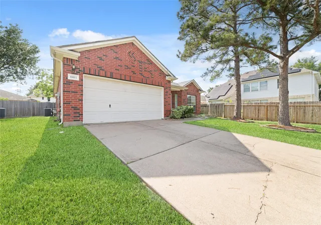 Photo 2 of Single family home for sale at 10011 Redoak Pass Ln, Houston, TX 77064 | MLS# 54787904 | Listing updated on 2026-09-12