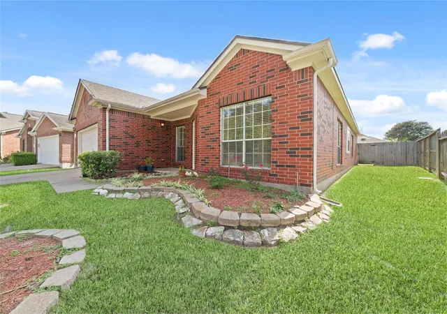 Photo 3 of Single family home for sale at 10011 Redoak Pass Ln, Houston, TX 77064 | MLS# 54787904 | Listing updated on 2026-09-12