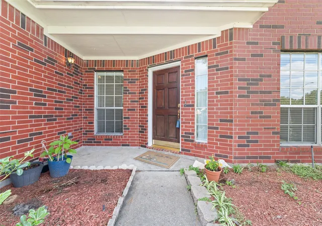 Photo 3 of Single family home for sale at 10011 Redoak Pass Ln, Houston, TX 77064 | MLS# 54787904 | Listing updated on 2026-09-12