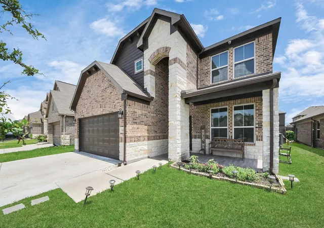 Photo 2 of Single family home for sale at 1003 Cold Snow Dr, Houston, TX 77090 | MLS# 23906037 | Listing updated on 2026-06-18