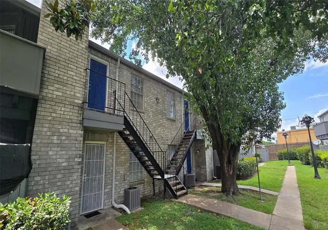 1st image of 9700 Leawood Blvd #1002, Houston, TX 77099 | MLS# 90861395