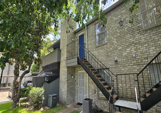 2nd image of 9700 Leawood Blvd #1002, Houston, TX 77099 | MLS# 90861395