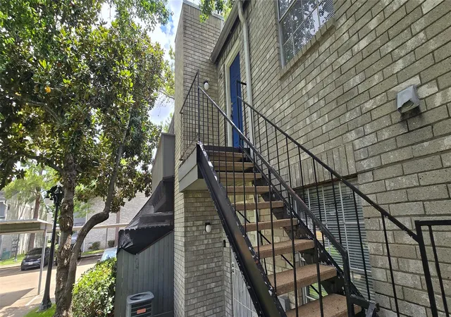 3rd image of 9700 Leawood Blvd #1002, Houston, TX 77099 | MLS# 90861395