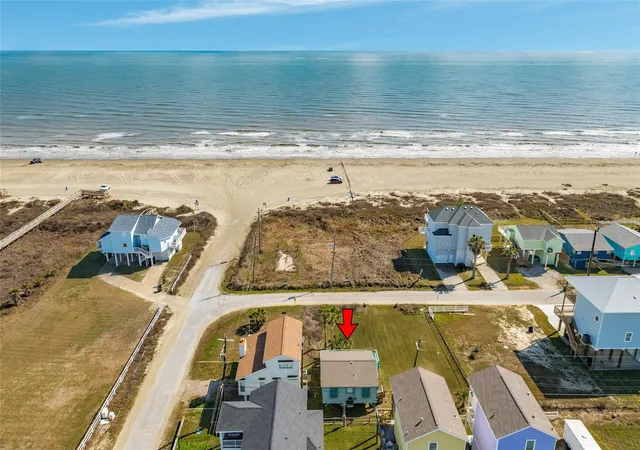 Photo 3 of Single family home for sale at 17404 Bristow Dr, Galveston, TX 77554 | MLS# 33525704 | Listing updated on 2026-08-05