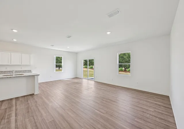 Photo 3 of Single family home for sale at 7711 Enchanted Pearl Dr, Angleton, TX 77515 | MLS# 25358619 | Listing updated on 2026-09-17